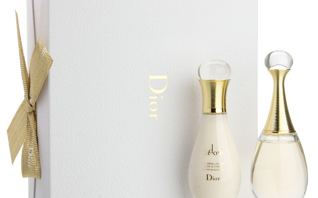 Ungewöhnliche Kollektion von Diora- J’ador: Parfüm, Körperöl, Körpermilch, Körpercreme, Duschgel, Schleier für Haare, Seife, Deo